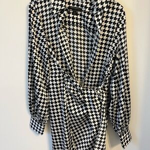 Chic Black and White Houndstooth Blouse